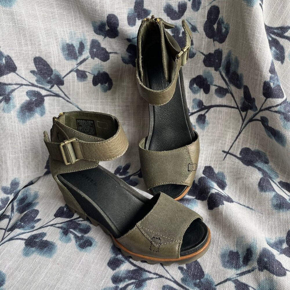 Sorel Joanie Wedge Sandal in Olive Green